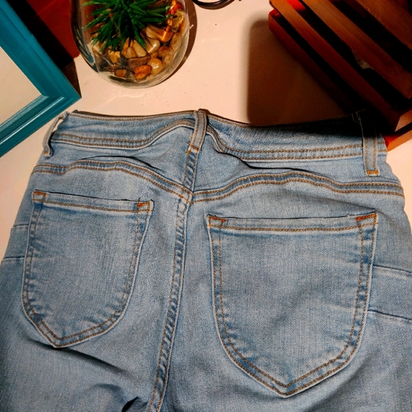 Forever 21 Push Up Skinny Jeans - Picture 5 of 6